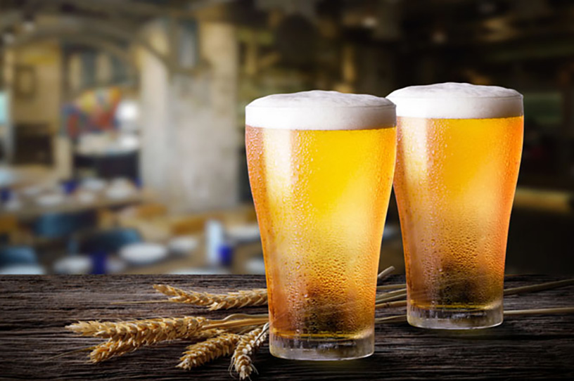 Don't forget to enjoy a glass of beer while eating Kebab rice noodles