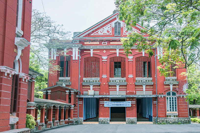 Quoc Hoc Hue Gifted High School
